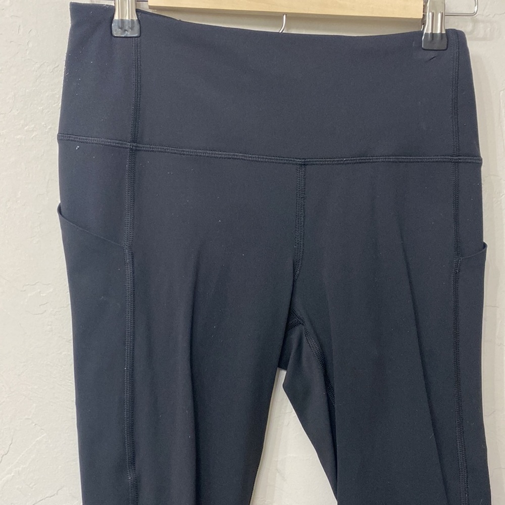 Lululemon black crop leggings size 4 - Picture 2 of 13